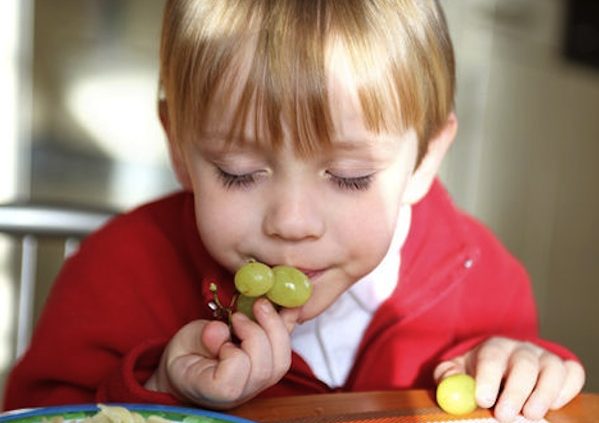 Prevent choking in infants and children
